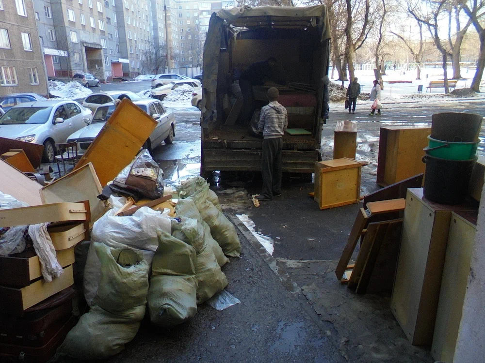 Вывоз мусора из подвала с утилизацией в Чите в октябре