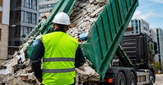Вывоз строительного мусора в Чите: услуги лицензированной компании — ПроМусор